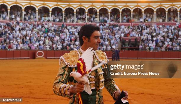 Miguel Angel Pereda, with an ear of his second bull, he is given a dove with the colors of the Spanish flag in the 7th of abono of the fair of San...