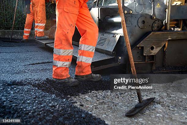 asfalto operaio - asphalt paver foto e immagini stock