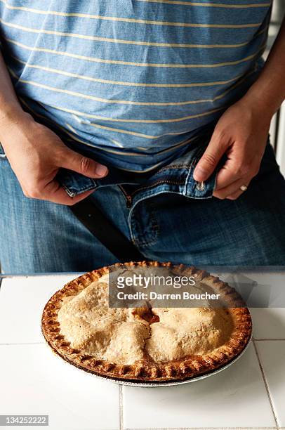 man and his pie - rits stockfoto's en -beelden