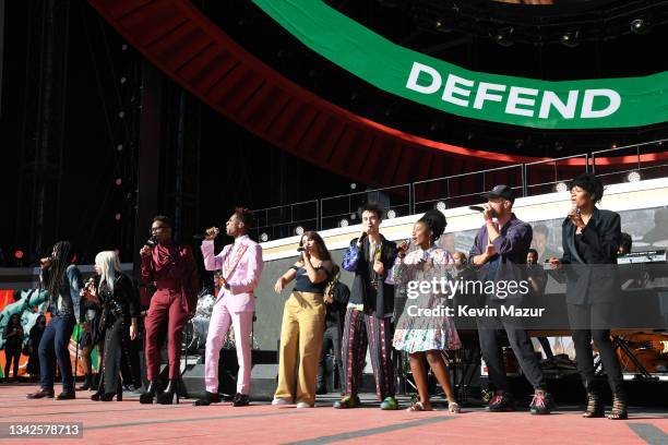 Skip Collier 68 Cyndi Lauper September 25 2021 Stock Photos, High-Res Pictures, and ...