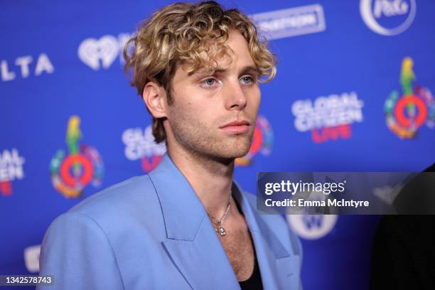 Luke Hemmings of 5 Seconds of Summer attends Global Citizen Live on September 25, 2021 in Los Angeles, California.