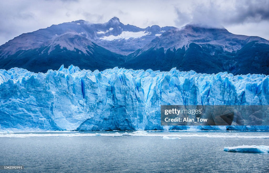 Vista de cerca de los icebergs del Glaciar Grey, Glaciar Perito Moreno, Patagonia, Argentina