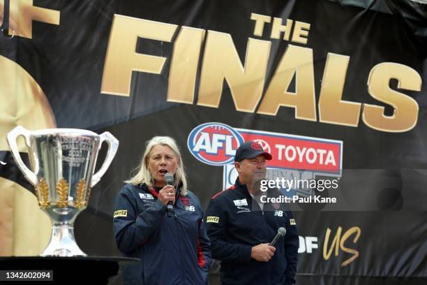 Paul Roffey 11 Paul Roffey Stock Photos, High-Res Pictures, and Images - Getty Images