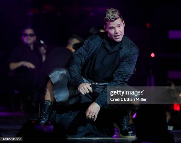 Ricky Martin Riendose Ricky Martin Live Photos and Premium High Res Pictures - Getty Images