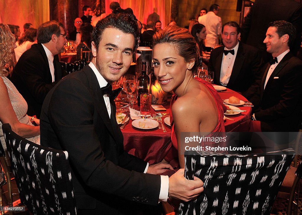 2011 UNICEF Snowflake Ball