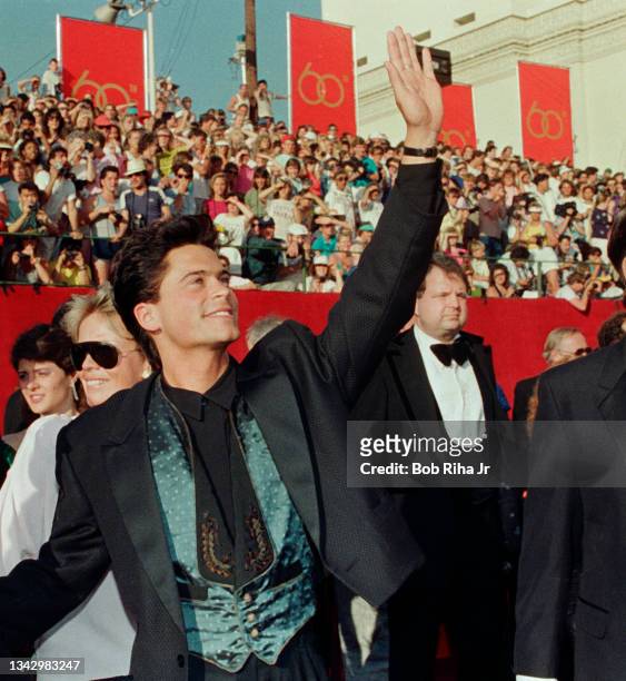 Rob Lowe arrives at the Academy Awards, April 11,1988 in Los Angeles, California.