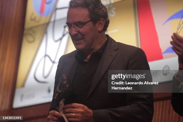 Colombian writer Juan Gabriel Vásquez reacts during the 4th Biennial Novel Award Mario Vargas Llosa prize awarding ceremony at Universidad de...