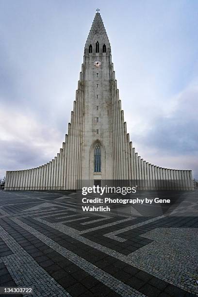 hallgrims church - hallgrimskirkja stock pictures, royalty-free photos & images