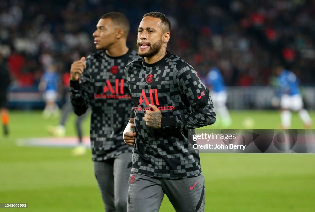 Paris Saint-Germain v Montpellier HSC - Ligue 1