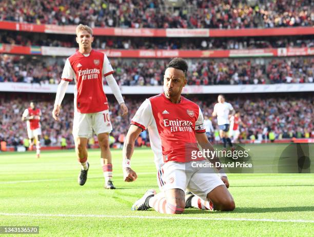 Pierre-Emerick Aubameyang celebrates scoring Arsenal's 2nd goal during the Premier League match between Arsenal and Tottenham Hotspur at Emirates...