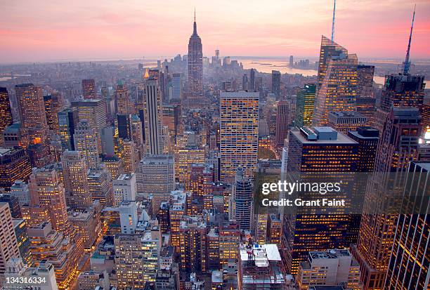 wide view of city buildings. - big city fotografías e imágenes de stock