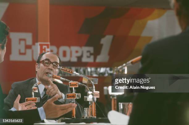 1er débat électoral à la radio, avant le premier tour de scrutin, opposant François Mitterrand à Valéry Giscard d'Estaing sur Europe 1, à Paris, le...