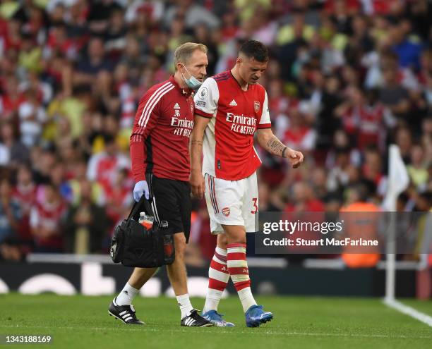 Jordan Reece Arsenal Physio Photos and Premium High Res Pictures - Getty Images