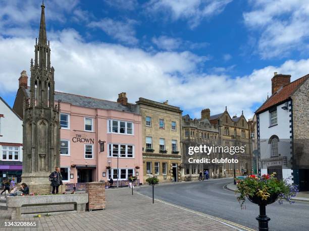 glastonbury in derbyshire, uk - glastonbury somerset imagens e fotografias de stock