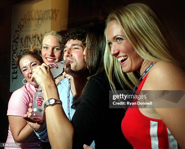 Kim Powers, Lindsey Richter, Ethan Zohn, Jessie Camacho and Kelly Goldstein