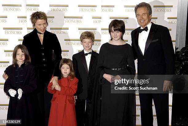 Honoree Warren Beatty arrives with wife Annette Bening and children Isabel, Ella Corinne, Benejamin and Kathlyn