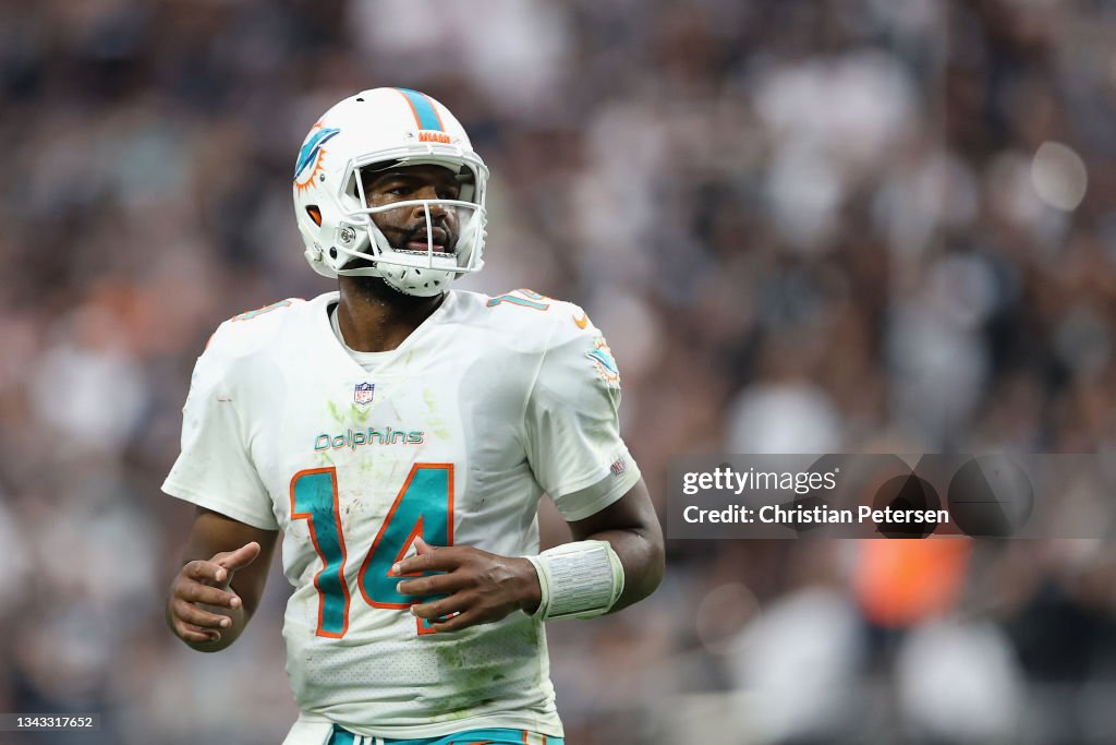 Miami Dolphins v Las Vegas Raiders
