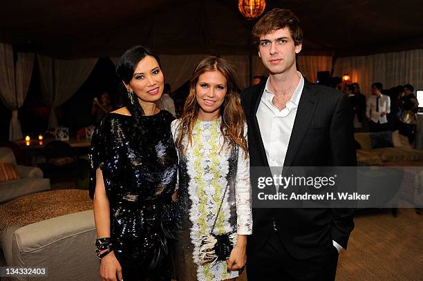 25 Louis Vuitton Presents Party For Art Sy Hosted By Carter Cleveland Wendi  Murdoch Dasha Zhukova Photos & High Res Pictures - Getty Images