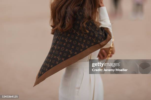 3,238 Louis Vuitton Scarf Stock Photos, High-Res Pictures, and