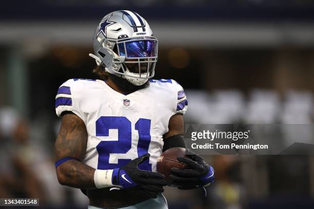 Ezekiel Elliott of the Dallas Cowboys warms up prior to playing the Philadelphia Eagles at AT&T Stadium on September 27, 2021 in Arlington, Texas.