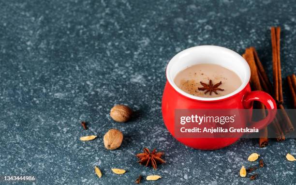 masala chai tea. - chai stockfoto's en -beelden