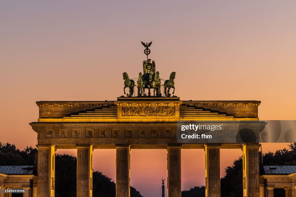 Brandenburg Gate at sunset (Berlin, Germany)