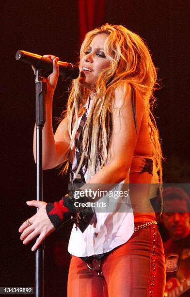 Shakira 2001 Photos and Premium High Res Pictures - Getty Images