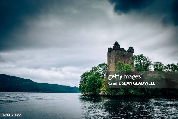 urquhart castle ruins - loch ness stock pictures, royalty-free photos & images