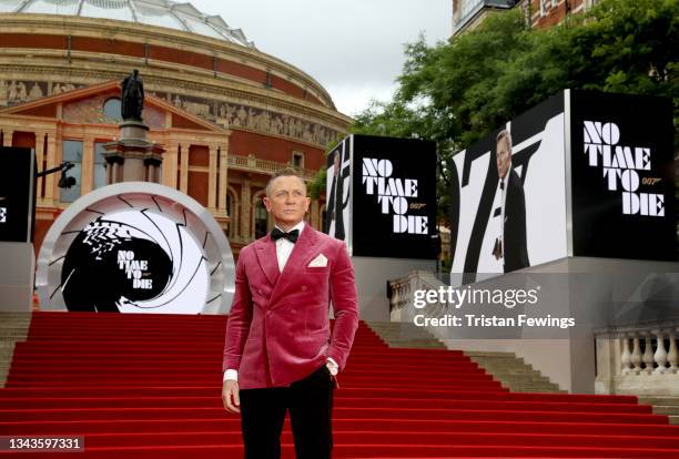 Daniel Craig attends the World Premiere of "NO TIME TO DIE" at the Royal Albert Hall on September 28, 2021 in London, England.