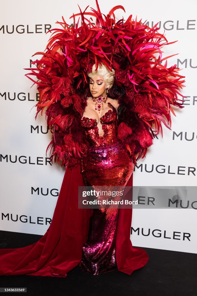 "Thierry Mugler : Couturissime" Photocall -  Paris Fashion Week - Womenswear Spring Summer 2022