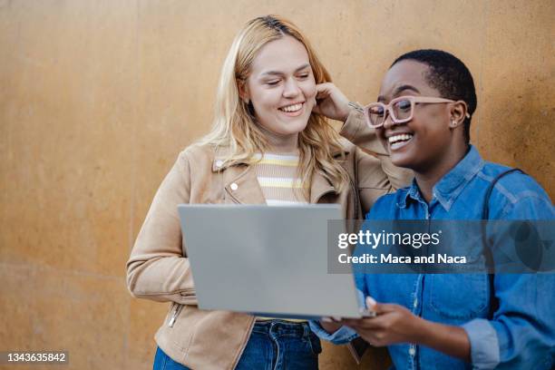Female Using Technology 622 Female Technology Student Stock Photos, High-Res Pictures, and ...