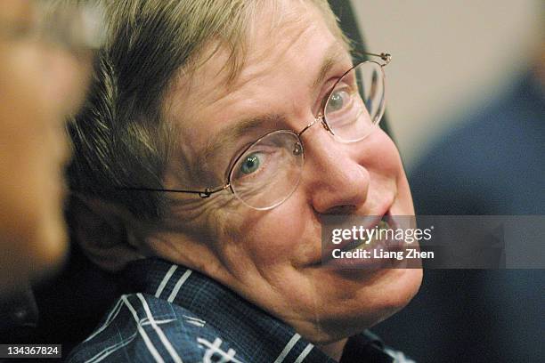 Stephen Hawking during Stephen Hawking Press Conference in Hangzhou - August 11, 2002 at Shangri-La hotel in Hangzhou, Zhejiang, China.