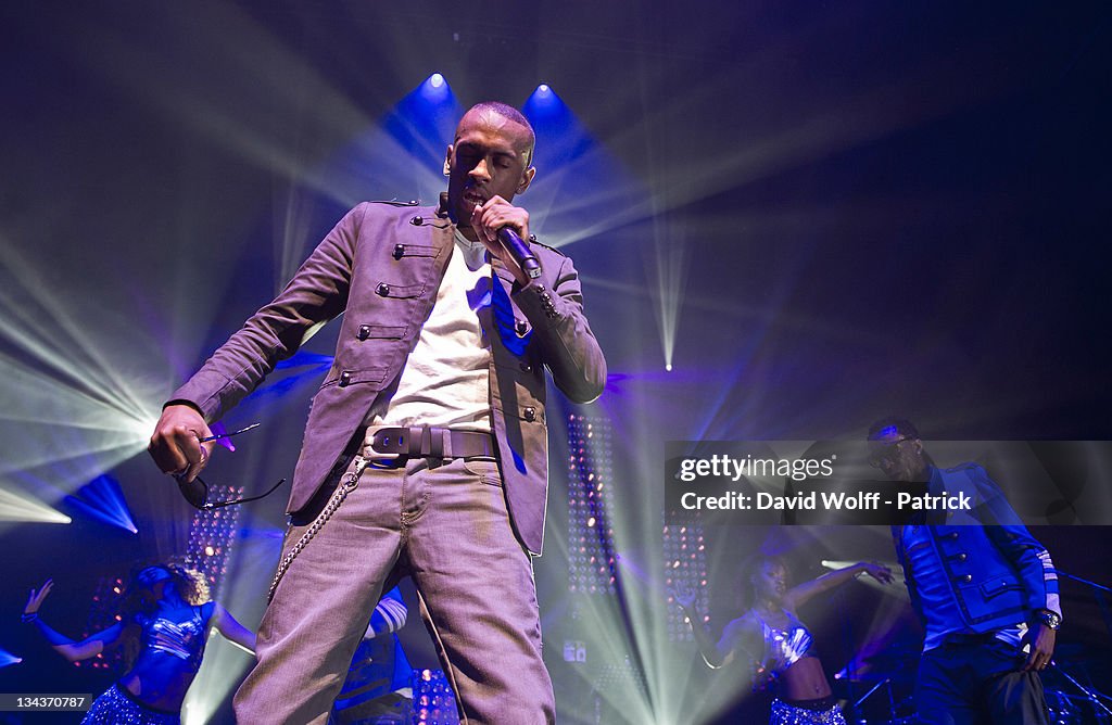 Colonel Reyel Colonel Reyel performs at L'Olympia on June 14, 2011 in Paris, France ...