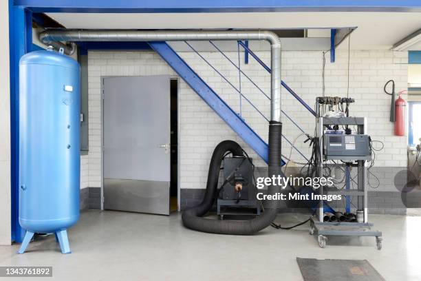 Fixing Machine Compressor 173 Air Compressor Repair Stock Photos, High-Res Pictures, and Images ...