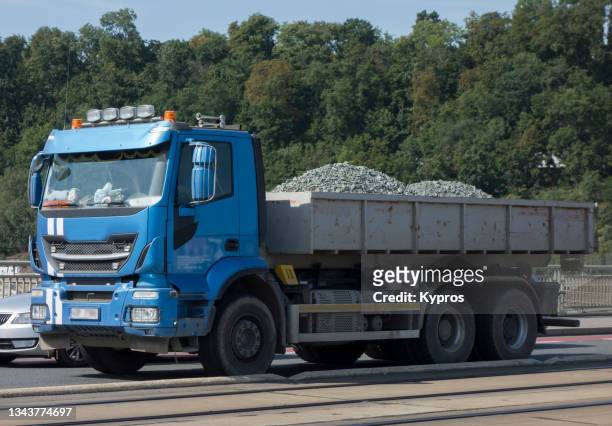 tipper lorry - dumper truck foto e immagini stock