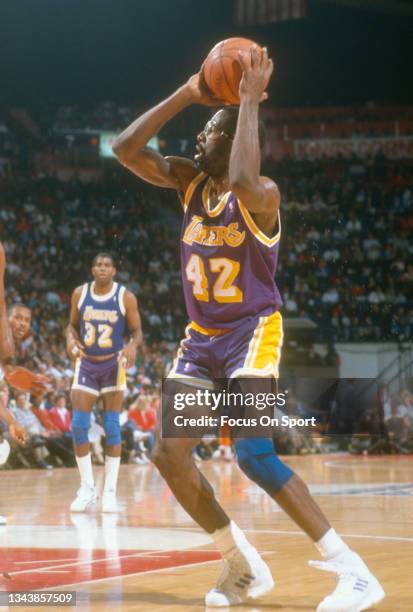 James Worthy Photos Photos and Premium High Res Pictures - Getty Images