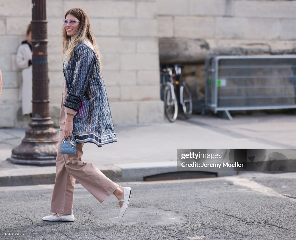 Street Style : Day Two -  Paris Fashion Week - Womenswear Spring Summer 2022