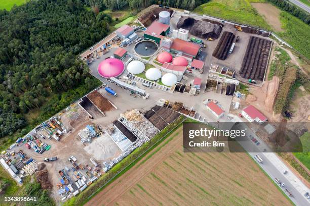 biomasseanlage, luftbild - biomasse stock-fotos und bilder