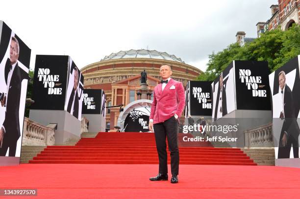 Daniel Craig attends the World Premiere of "NO TIME TO DIE" at the Royal Albert Hall on September 28, 2021 in London, England.