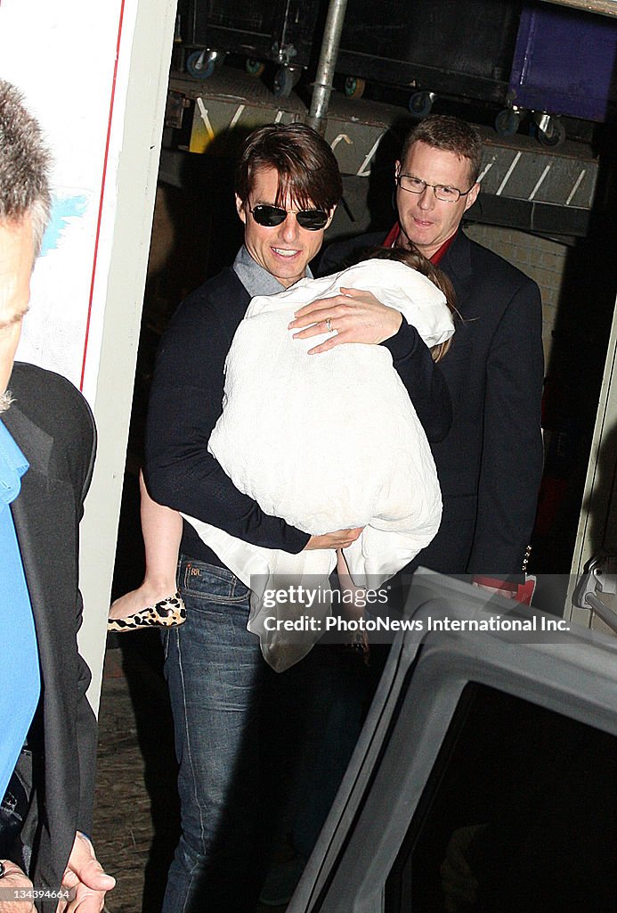 Tom Cruise And Katie Holmes Attend "Jersey Boys" In Melbourne