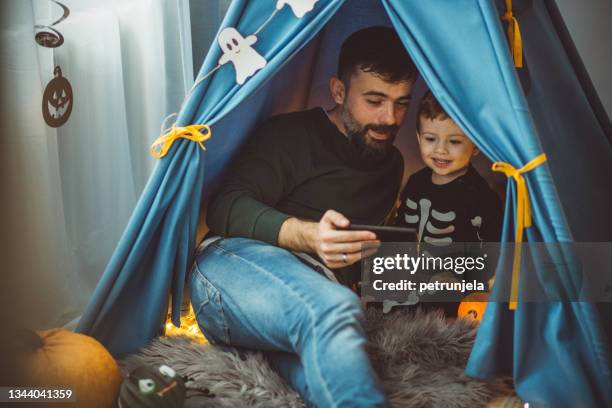 halloween with toddler - halloween covid stock pictures, royalty-free photos & images