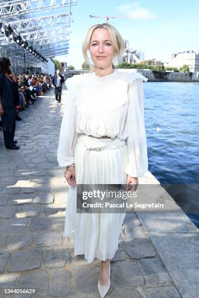 Gillian Anderson attends the Chloe Womenswear Spring/Summer 2022 show as part of Paris Fashion Week on September 30, 2021 in Paris, France.