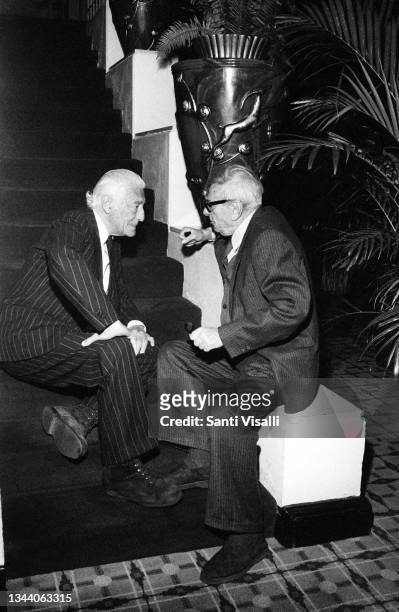 Gianni Agnelli talking to Journalist Ugo Stille on November 29, 1994 in New York, New York.