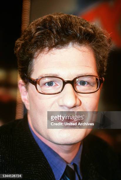 Porträt vom deutschen Publizist, Fernsehmoderator und Filmproduzent Roger Willemsen, 1999.
