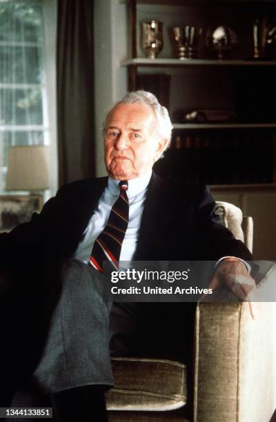Ferry Porsche, deutsch-österreichischer Unternehmer, Sohn des berühmten Automobilbauers Ferdinand Porsche, Portrait aus den 1990er Jahren.