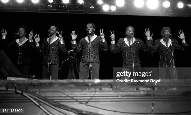 Singers Richard Street , Ron Tyson , Otis Williams , Melvin Franklin and Ali-Ollie Woodson of The Temptations performs at the Auditorium Theatre in...