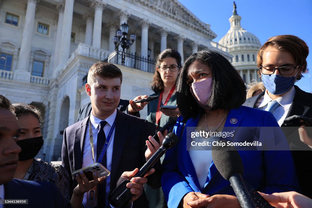 Congress Works To Pass An Infrastructure and Government Funding Bill
