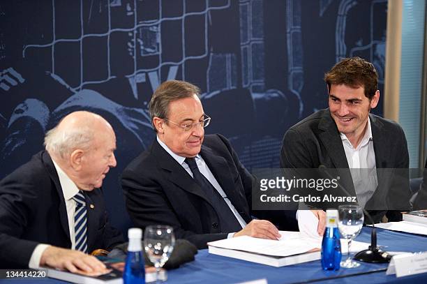 Honorary President of Real Madrid Alfredo Di Stefano, Real Madrid President Florentino Fernandez and Real Madrid goalkeeper Iker Casillas attend the...
