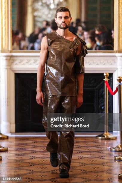 Model walks the runway for Nazarene Amictus during the Flying Solo Womenswear Spring/Summer 2022 show as part of Paris Fashion Week on September 30,...