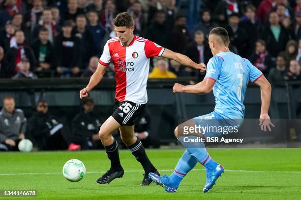Guus Til of Feyenoord and Tomas Holes of Slavia Prague during the UEFA Conference League Group Stage match between Feyenoord and Slavia Prague at...